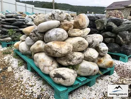 Валун белый кварц гладкий