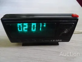 ЧАСЫ НАСТОЛЬНЫЕ ЭЛЕКТРОННЫЕ КВАРЦ СССР РАБОЧИЕ